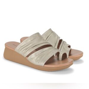 Baretraps Venus Slide Sandal 7.5m worn once (no box)
